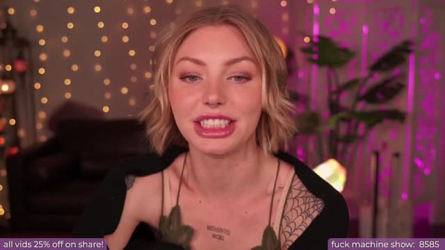 Gallery image thumbnail from Paige's myfreecams stream on, 04/27/2024, 03:48 image 1 of 20