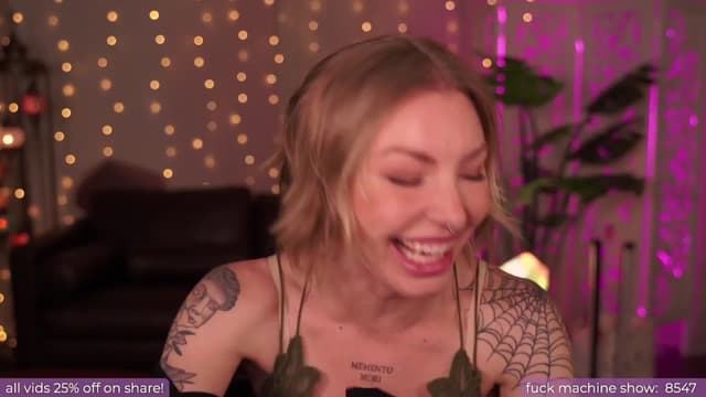 Gallery image thumbnail from Paige's myfreecams stream on, 04/27/2024, 03:48 image 6 of 20
