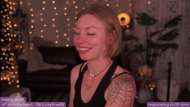 Gallery image thumbnail from Paige's myfreecams stream on, 05/27/2024, 04:10 image 10 of 20