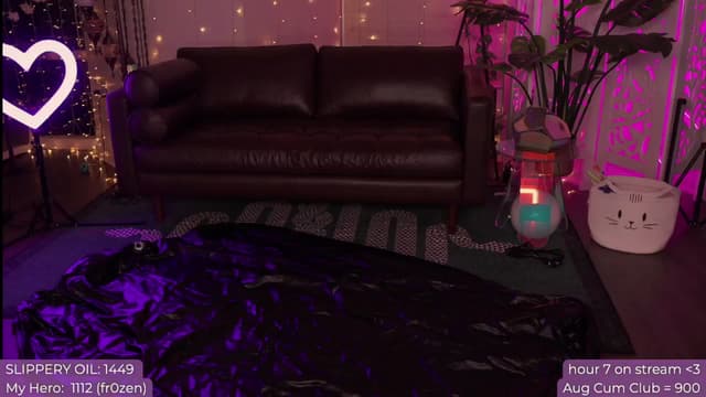 Gallery image thumbnail from Paige's myfreecams stream on, 08/16/2024, 03:43 image 7 of 20