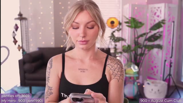 Gallery image thumbnail from Paige's myfreecams stream on, 08/16/2024, 21:18 image 7 of 20
