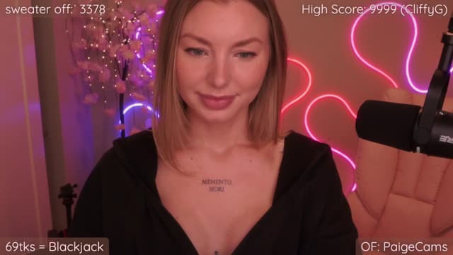 Gallery image thumbnail from Paige's myfreecams stream on, 08/03/2025, 23:14 image 18 of 20