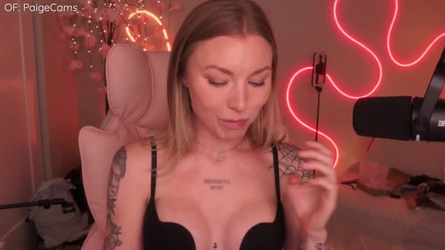 Gallery image thumbnail from Paige's myfreecams stream on, 09/12/2025, 03:58 image 10 of 20