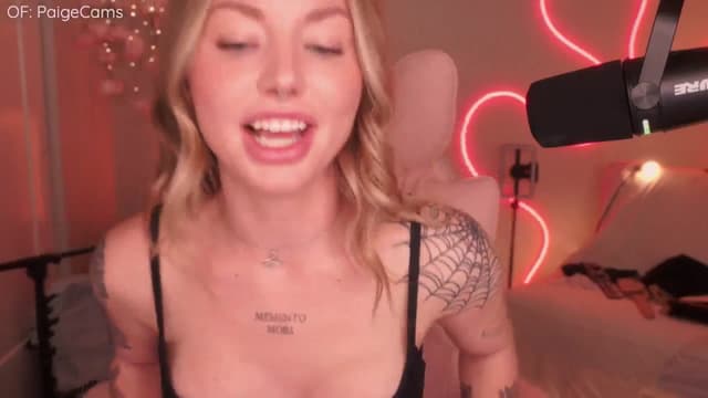 Gallery image thumbnail from Paige's myfreecams stream on, 09/14/2025, 02:38 image 15 of 20