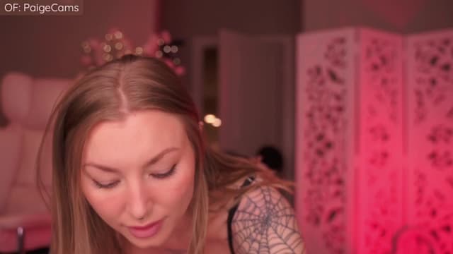 Gallery image thumbnail from Paige's myfreecams stream on, 01/08/2026, 02:37 image 14 of 20