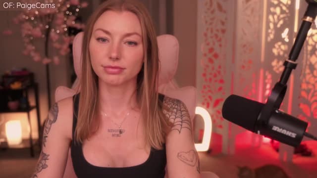 Gallery image thumbnail from Paige's myfreecams stream on, 04/14/2026, 05:13 image 8 of 20