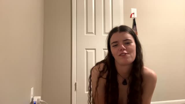 Gallery image thumbnail from Pippi's myfreecams stream on, 06/22/2024, 09:43 image 8 of 20