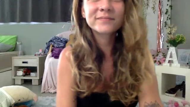 Gallery image thumbnail from Qi_ra's myfreecams stream on, 02/19/2023, 02:44 image 6 of 20
