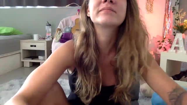 Gallery image thumbnail from Qi_ra's myfreecams stream on, 02/24/2023, 02:55 image 5 of 20