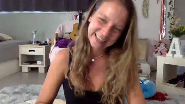 Gallery image thumbnail from Qi_ra's myfreecams stream on, 03/09/2023, 06:46 image 20 of 20