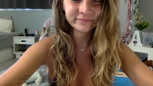 Gallery image thumbnail from Qi_ra's myfreecams stream on, 03/12/2023, 06:13 image 4 of 20