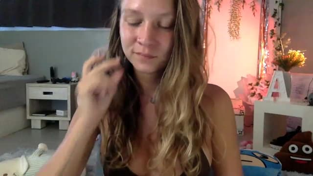 Gallery image thumbnail from Qi_ra's myfreecams stream on, 03/12/2023, 09:37 image 5 of 20
