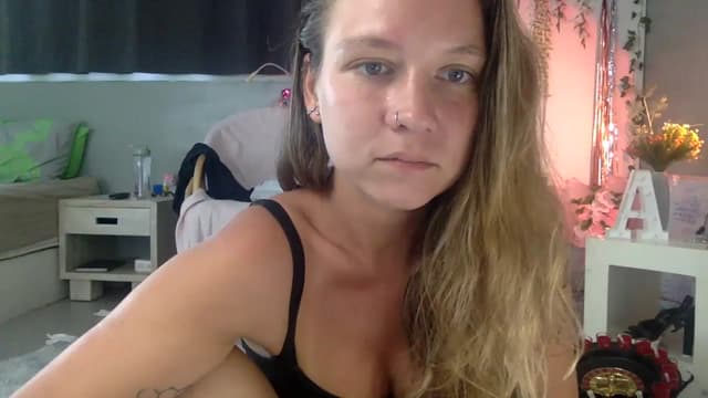 Gallery image thumbnail from Qi_ra's myfreecams stream on, 03/23/2023, 03:02 image 20 of 20