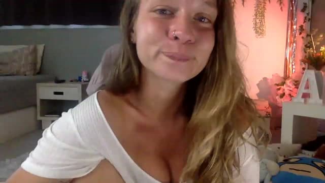 Gallery image thumbnail from Qi_ra's myfreecams stream on, 03/26/2023, 10:20 image 7 of 20