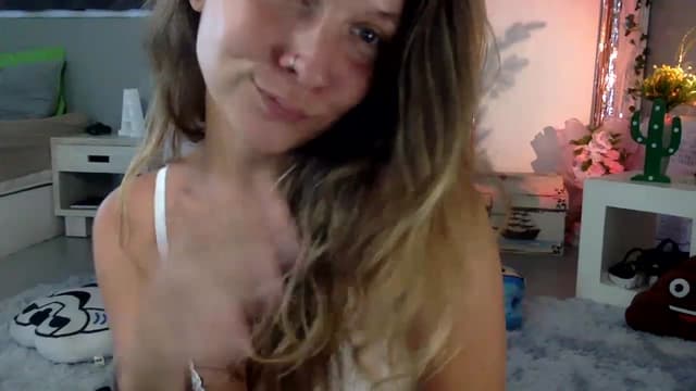 Gallery image thumbnail from Qi_ra's myfreecams stream on, 04/16/2023, 03:21 image 19 of 20