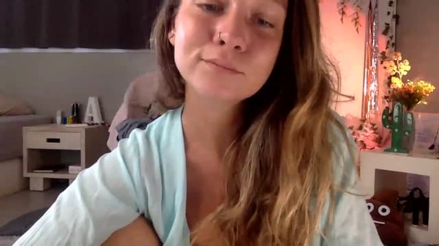 Gallery image thumbnail from Qi_ra's myfreecams stream on, 04/24/2023, 24:03 image 18 of 20