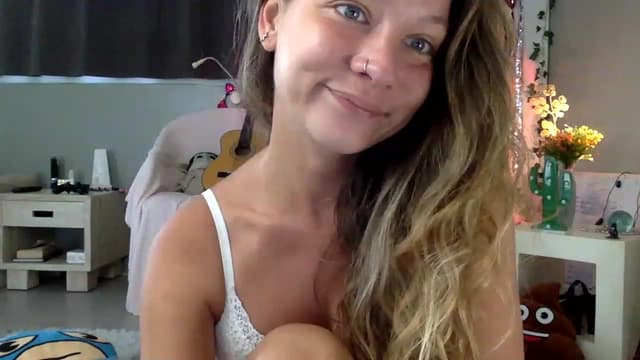 Gallery image thumbnail from Qi_ra's myfreecams stream on, 05/04/2023, 01:36 image 13 of 20