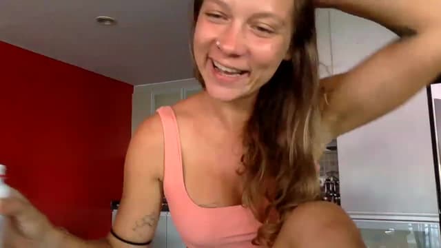 Gallery image thumbnail from Qi_ra's myfreecams stream on, 05/15/2023, 03:38 image 19 of 20
