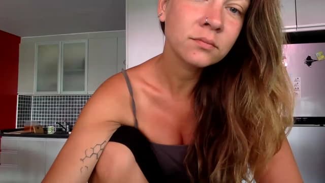 Gallery image thumbnail from Qi_ra's myfreecams stream on, 05/31/2023, 02:30 image 5 of 20
