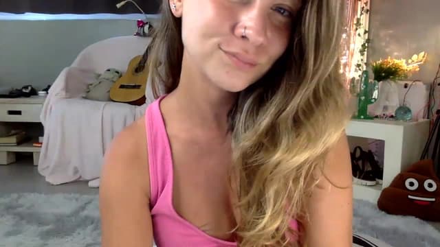 Gallery image thumbnail from Qi_ra's myfreecams stream on, 06/01/2023, 06:38 image 18 of 20
