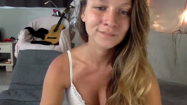 Gallery image thumbnail from Qi_ra's myfreecams stream on, 06/14/2023, 03:28 image 11 of 20