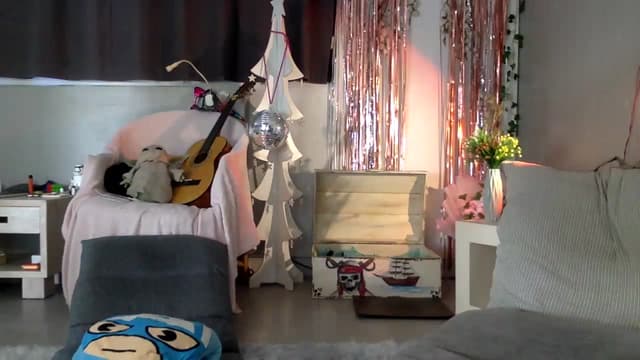 Gallery image thumbnail from Qi_ra's myfreecams stream on, 06/20/2023, 03:15 image 6 of 20