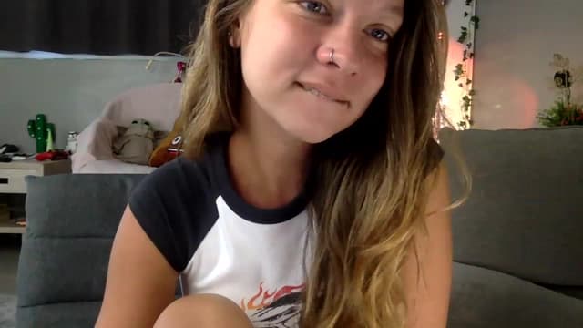 Gallery image thumbnail from Qi_ra's myfreecams stream on, 06/26/2023, 01:07 image 17 of 20