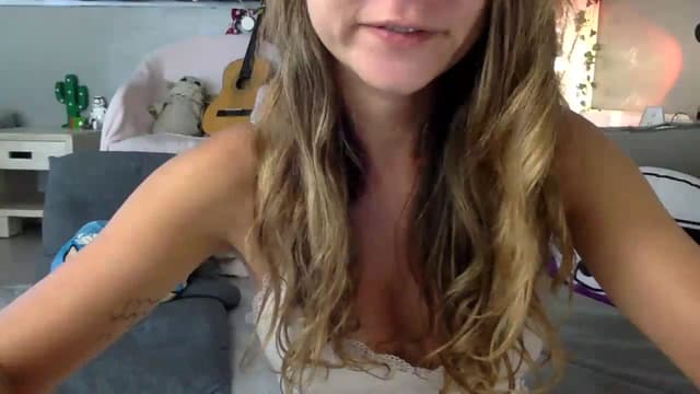 Gallery image thumbnail from Qi_ra's myfreecams stream on, 07/11/2023, 05:54 image 11 of 20