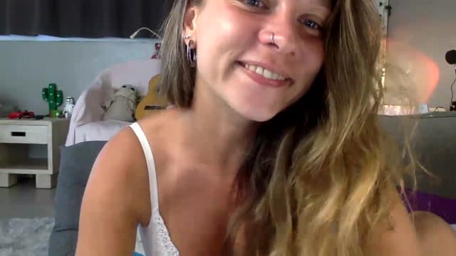 Gallery image thumbnail from Qi_ra's myfreecams stream on, 07/12/2023, 06:18 image 13 of 20