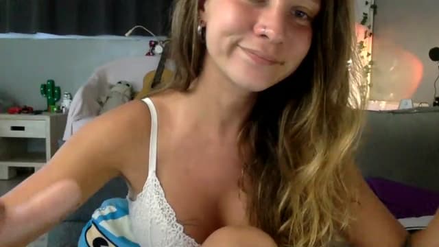 Gallery image thumbnail from Qi_ra's myfreecams stream on, 07/12/2023, 06:18 image 1 of 20