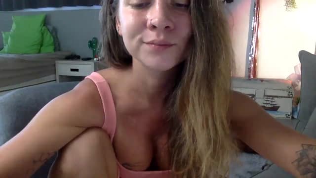 Gallery image thumbnail from Qi_ra's myfreecams stream on, 07/23/2023, 01:13 image 18 of 20