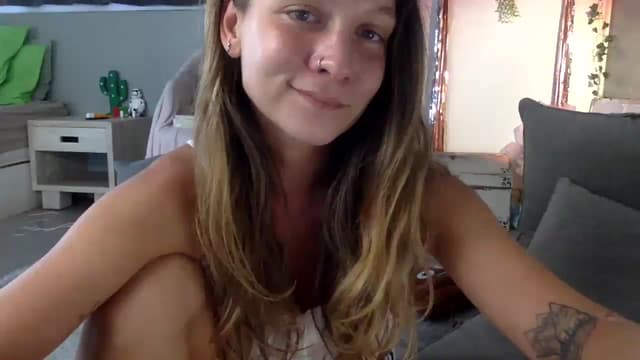 Gallery image thumbnail from Qi_ra's myfreecams stream on, 07/25/2023, 04:46 image 12 of 20