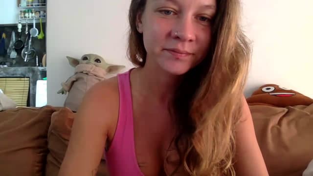 Gallery image thumbnail from Qi_ra's myfreecams stream on, 08/07/2023, 02:48 image 6 of 20