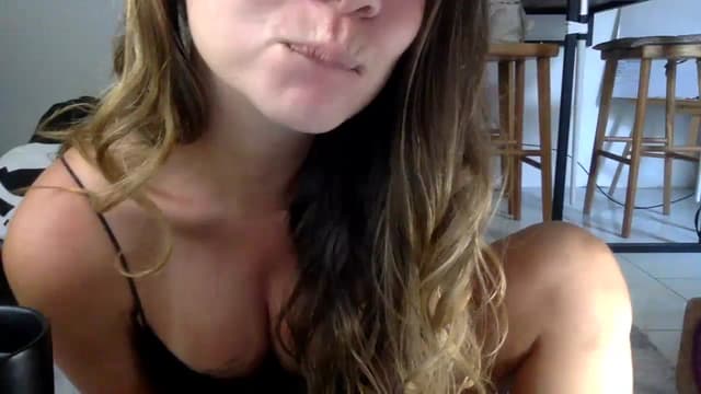 Gallery image thumbnail from Qi_ra's myfreecams stream on, 08/24/2023, 24:01 image 1 of 20