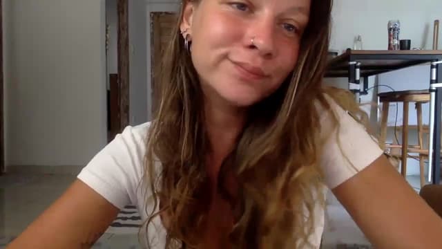 Gallery image thumbnail from Qi_ra's myfreecams stream on, 10/08/2023, 02:14 image 17 of 20