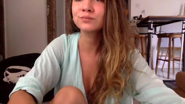 Gallery image thumbnail from Qi_ra's myfreecams stream on, 10/17/2023, 01:57 image 13 of 20