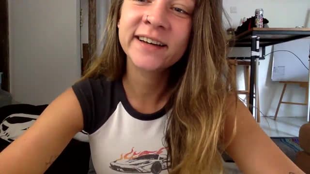 Gallery image thumbnail from Qi_ra's myfreecams stream on, 10/19/2023, 24:32 image 9 of 20