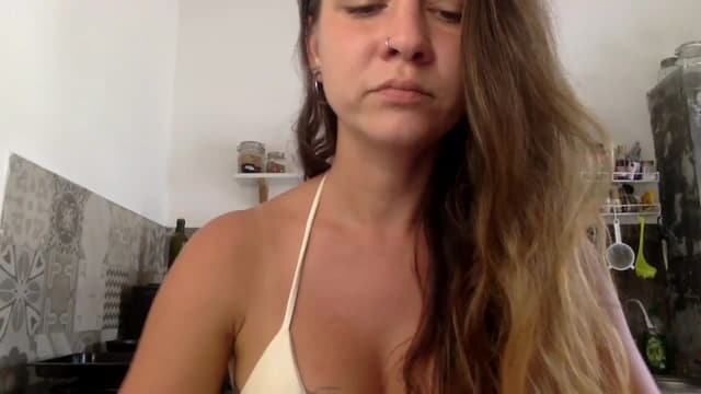 Gallery image thumbnail from Qi_ra's myfreecams stream on, 02/07/2024, 05:11 image 20 of 20