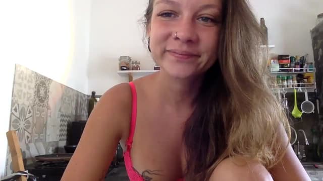 Gallery image thumbnail from Qi_ra's myfreecams stream on, 02/12/2024, 03:13 image 9 of 20