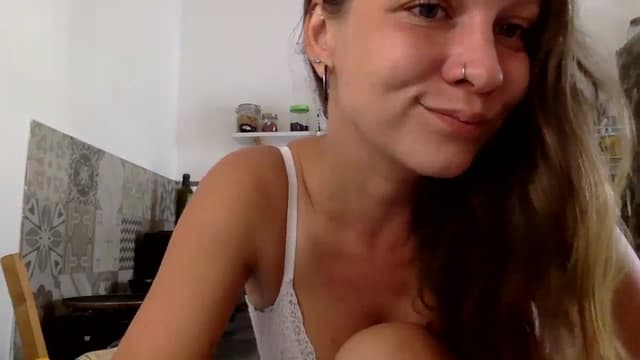 Gallery image thumbnail from Qi_ra's myfreecams stream on, 02/24/2024, 08:37 image 6 of 20