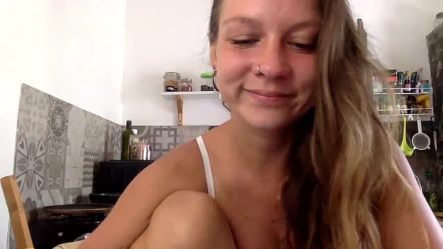 Gallery image thumbnail from Qi_ra's myfreecams stream on, 02/24/2024, 08:37 image 9 of 20
