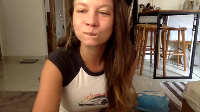 Gallery image thumbnail from Qi_ra's myfreecams stream on, 04/09/2024, 24:25 image 17 of 20