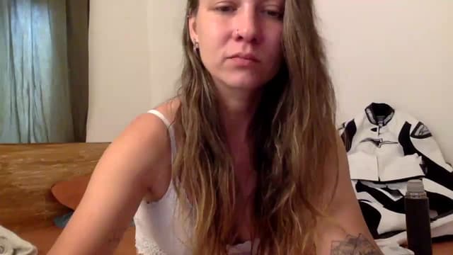 Gallery image thumbnail from Qi_ra's myfreecams stream on, 05/27/2024, 02:00 image 11 of 20