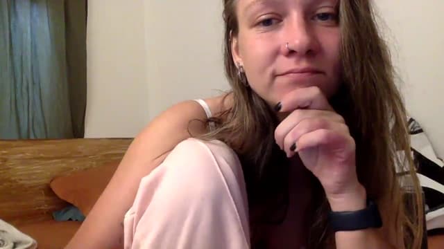 Gallery image thumbnail from Qi_ra's myfreecams stream on, 05/27/2024, 02:00 image 15 of 20