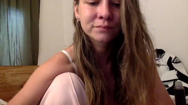 Gallery image thumbnail from Qi_ra's myfreecams stream on, 05/27/2024, 02:00 image 6 of 20