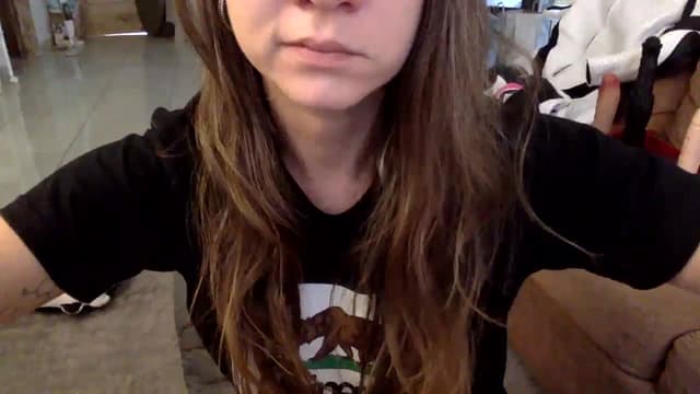 Gallery image thumbnail from Qi_ra's myfreecams stream on, 07/19/2024, 01:43 image 16 of 20