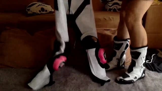 Gallery image thumbnail from Qi_ra's myfreecams stream on, 09/22/2024, 08:59 image 18 of 20