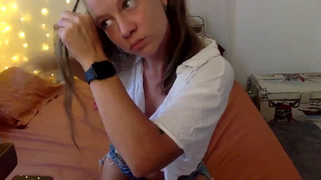 Gallery image thumbnail from Qi_ra's myfreecams stream on, 10/11/2024, 03:01 image 2 of 20