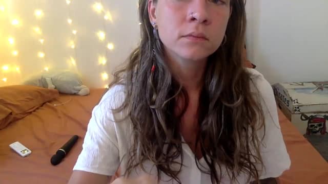 Gallery image thumbnail from Qi_ra's myfreecams stream on, 10/13/2024, 02:46 image 1 of 20