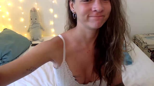 Gallery image thumbnail from Qi_ra's myfreecams stream on, 10/14/2024, 03:21 image 14 of 20